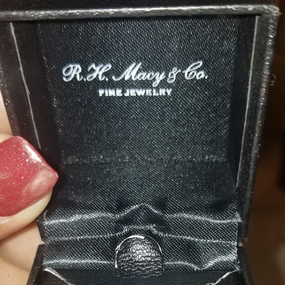 Diamond Accent neclace - Picture 8 of 9